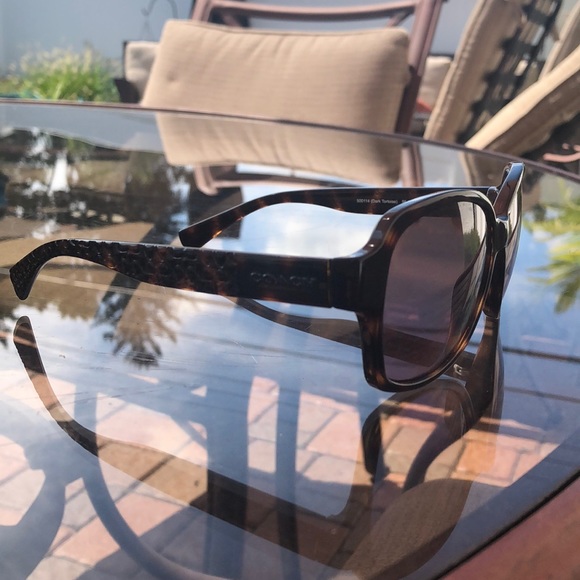 Coach Sunglasses - Dark Tortoise - Picture 4 of 6